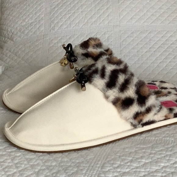Kate Spade Slippers Size 6 Lacey Suede Bow Classic Cream Leopard Cozy Fur NWT - Picture 3 of 7